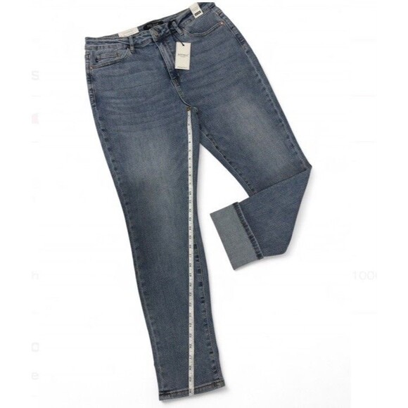 Judy Blue High Waist Boyfriend Jeans Women’s 15/32 Light Wash Cuffed Stretch NWT - Picture 8 of 9